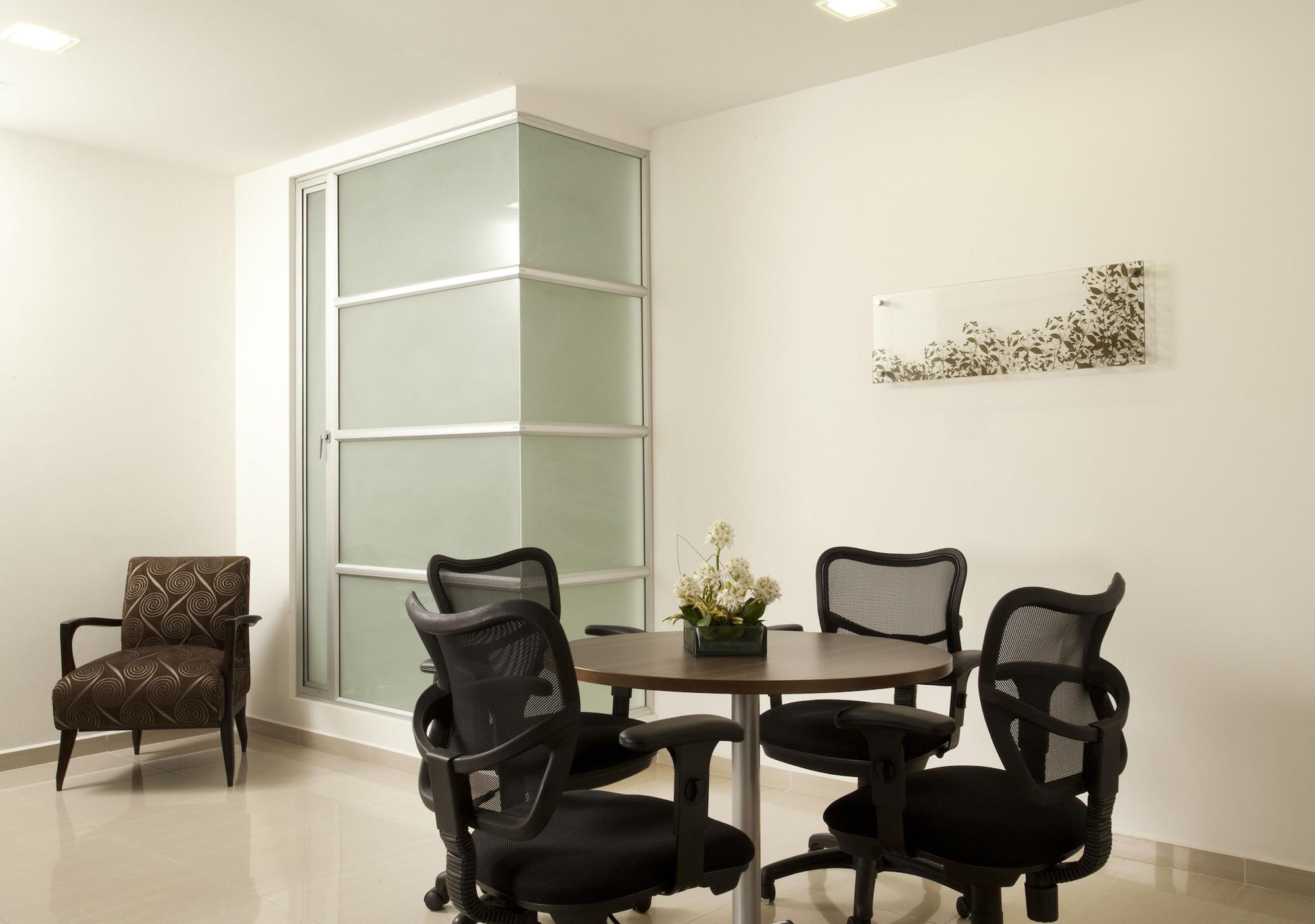 San Simon Hotel Pereira By Soratama Exterior photo A typical meeting room