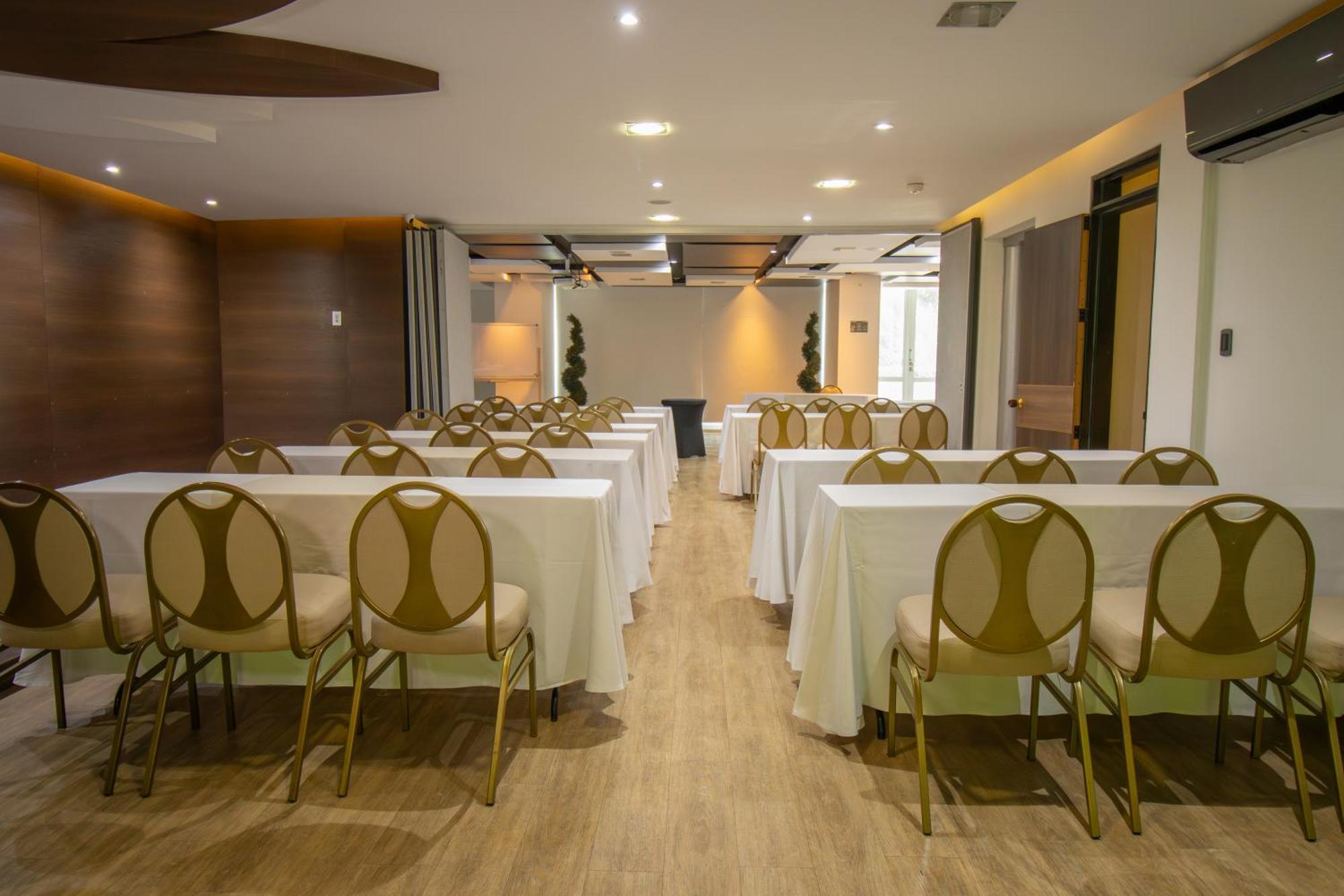 San Simon Hotel Pereira By Soratama Exterior photo Meeting room