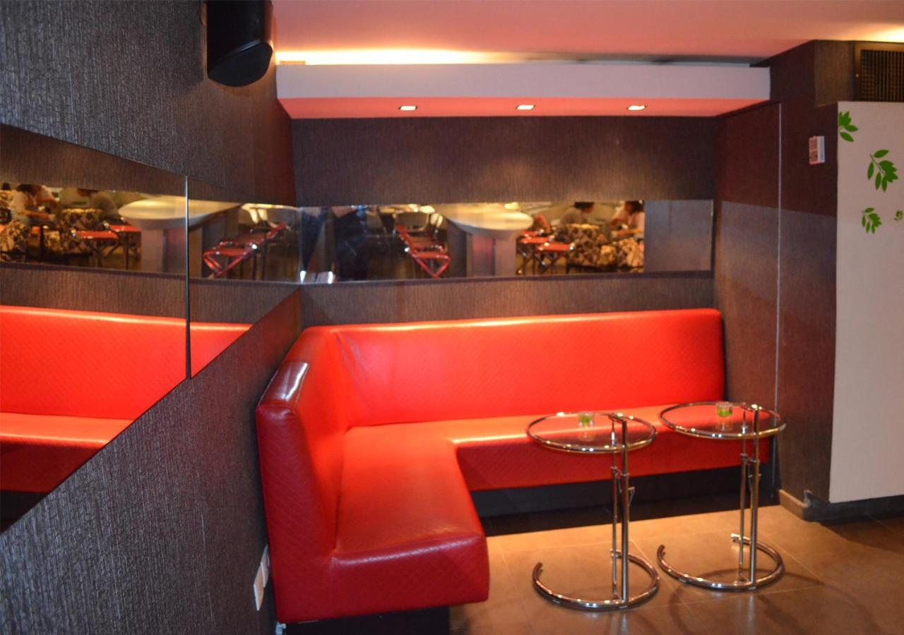 San Simon Hotel Pereira By Soratama Exterior photo Interior of a nightclub